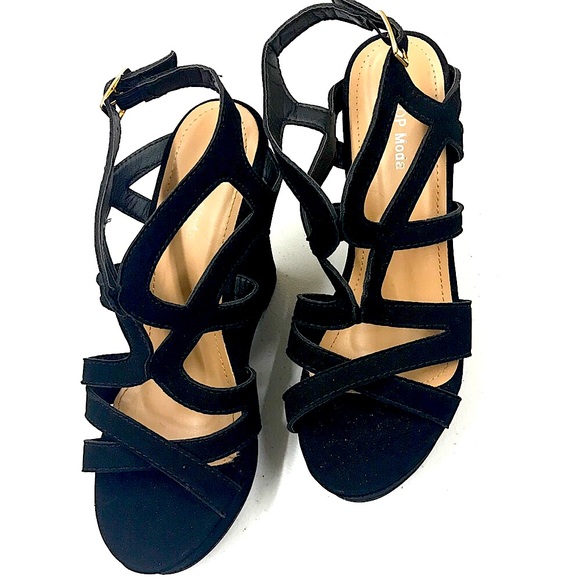 EUC TOP Moda Black Wedge Heels - Picture 2 of 8